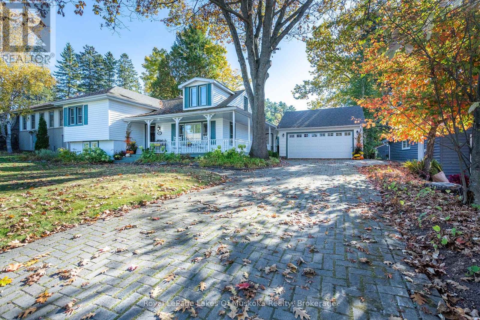 9 Mountview Avenue, Huntsville, Ontario  P1H 1G8 - Photo 3 - X12418149