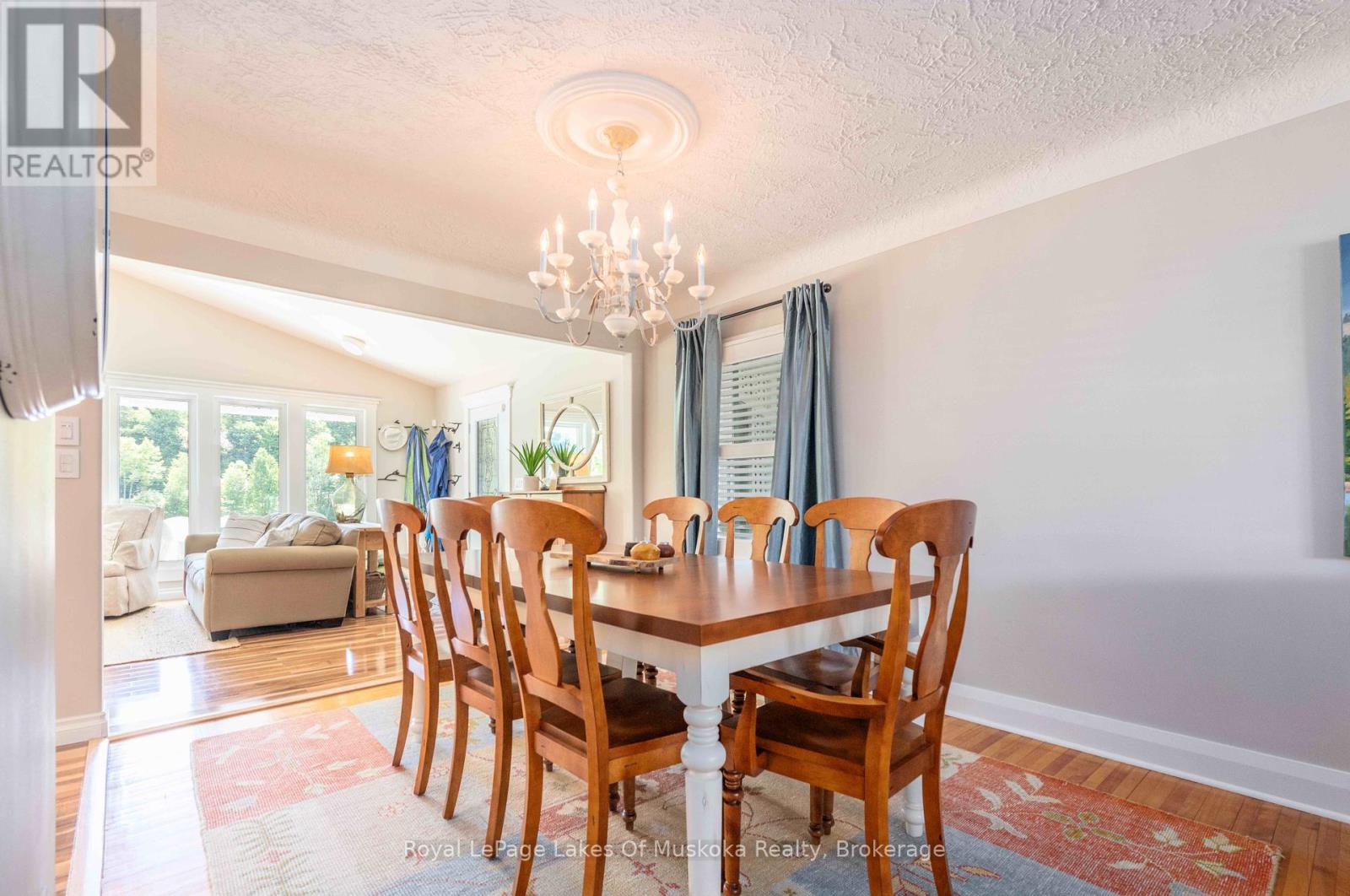 9 Mountview Avenue, Huntsville, Ontario  P1H 1G8 - Photo 9 - X12418149