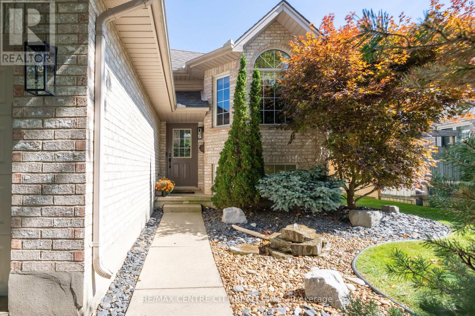 495 Riverview Drive, Strathroy-Caradoc, Ontario  N7G 4B3 - Photo 12 - X12418141