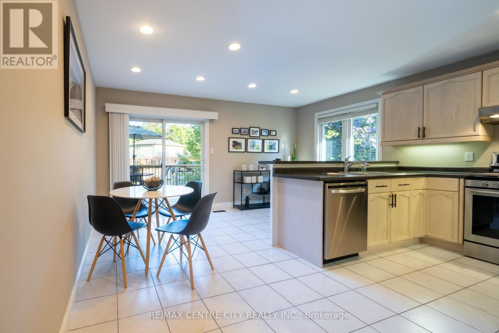 495 Riverview Drive, Strathroy-Caradoc, Ontario  N7G 4B3 - Photo 18 - X12418141