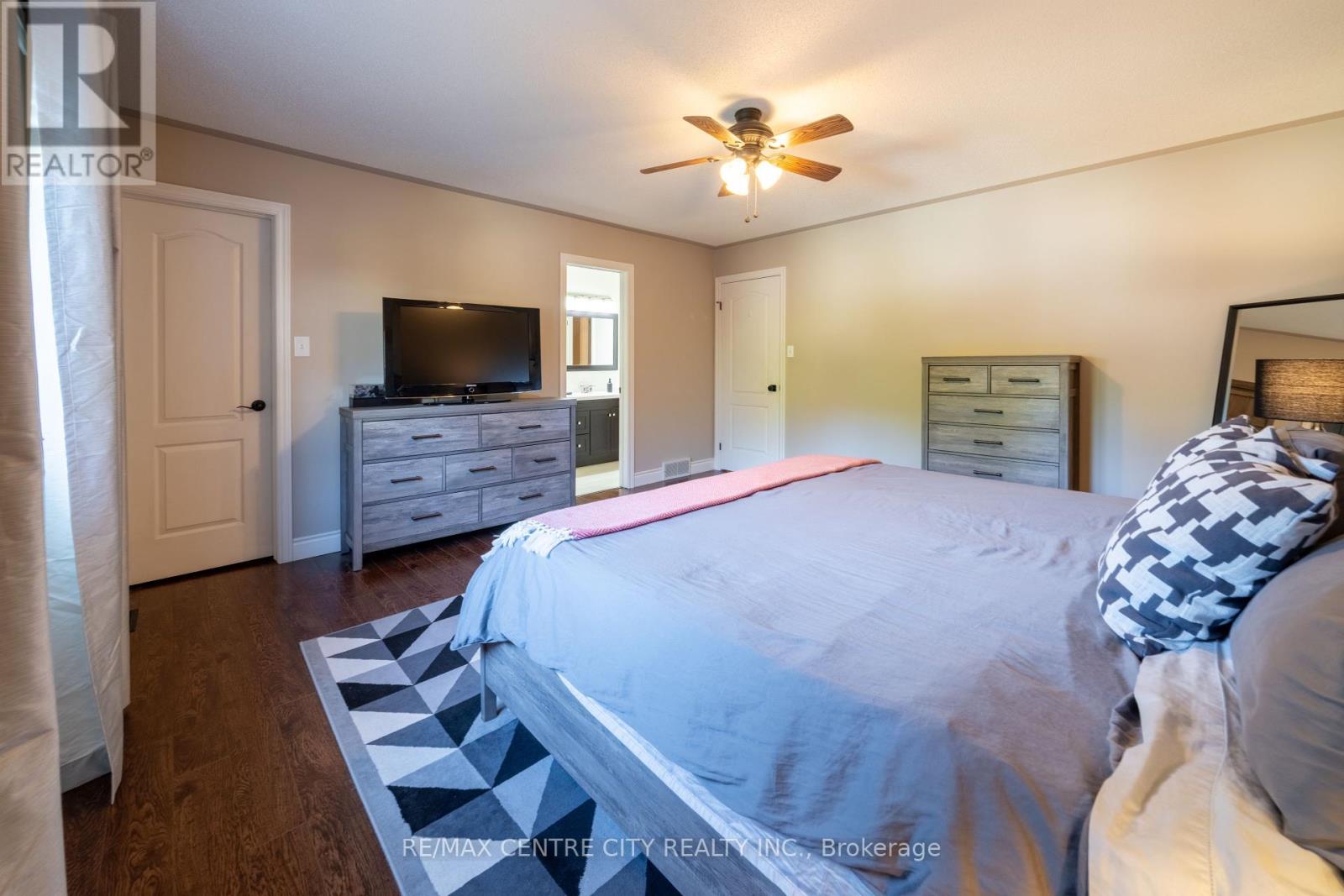 495 Riverview Drive, Strathroy-Caradoc, Ontario  N7G 4B3 - Photo 27 - X12418141