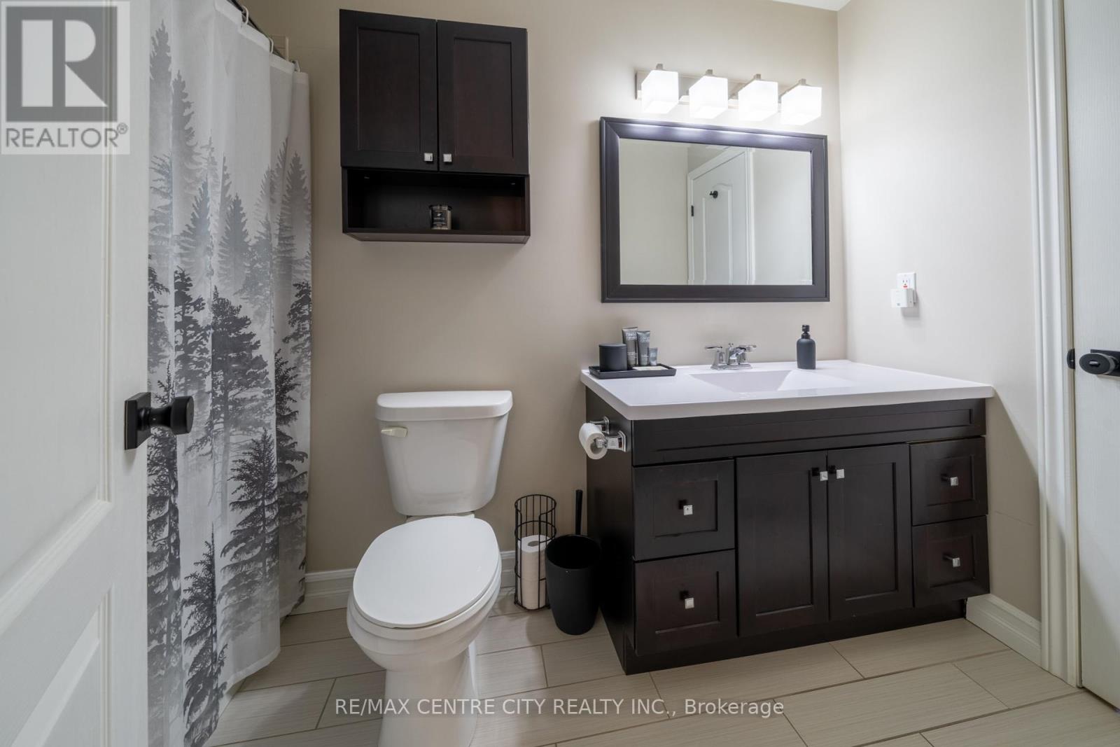 495 Riverview Drive, Strathroy-Caradoc, Ontario  N7G 4B3 - Photo 29 - X12418141
