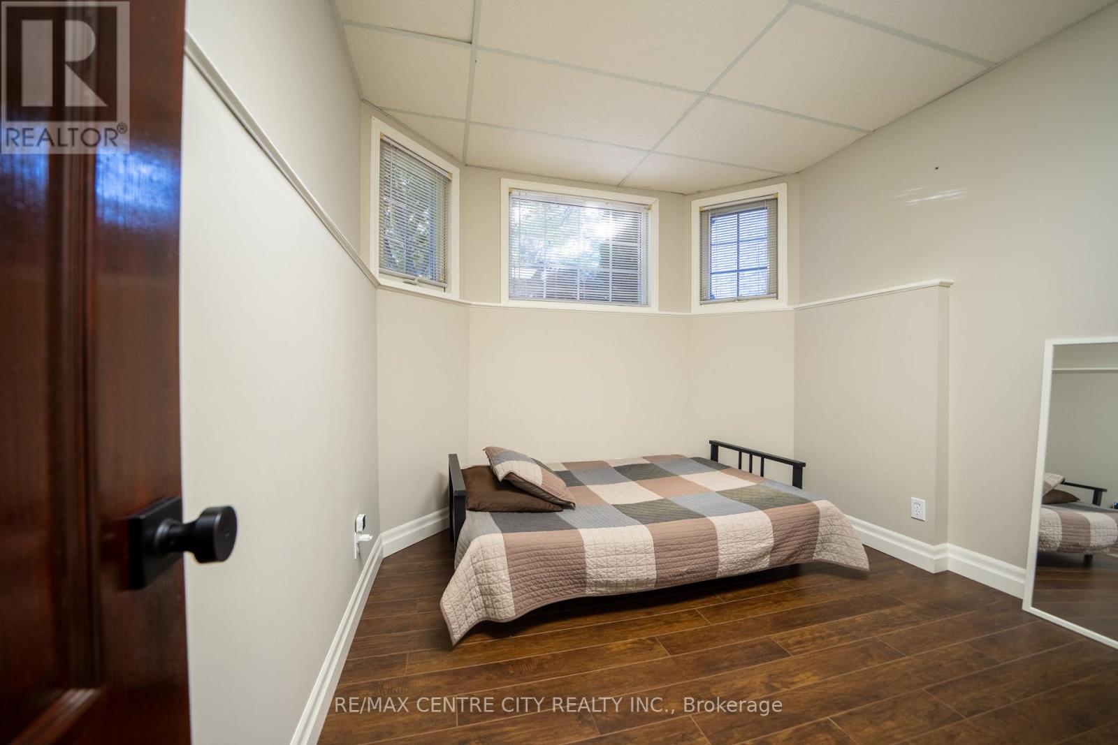 495 Riverview Drive, Strathroy-Caradoc, Ontario  N7G 4B3 - Photo 39 - X12418141