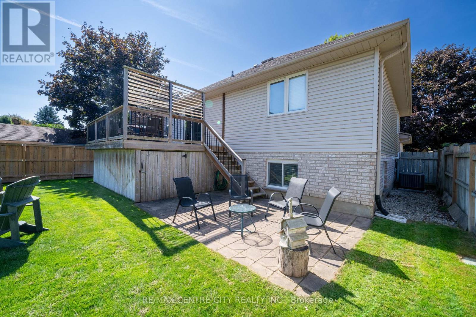 495 Riverview Drive, Strathroy-Caradoc, Ontario  N7G 4B3 - Photo 8 - X12418141