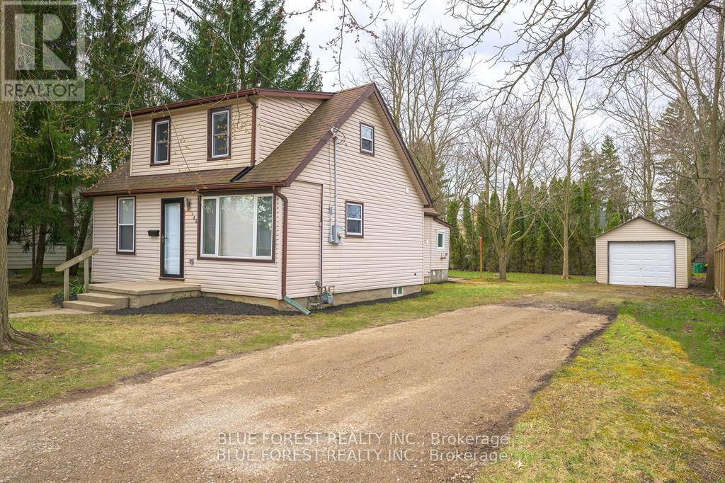 186 Victoria Street, Southwest Middlesex, Ontario  N0L 1M0 - Photo 1 - X12418166