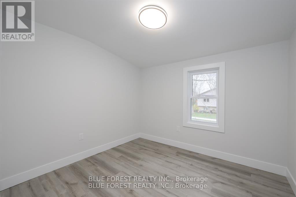 186 Victoria Street, Southwest Middlesex, Ontario  N0L 1M0 - Photo 13 - X12418166