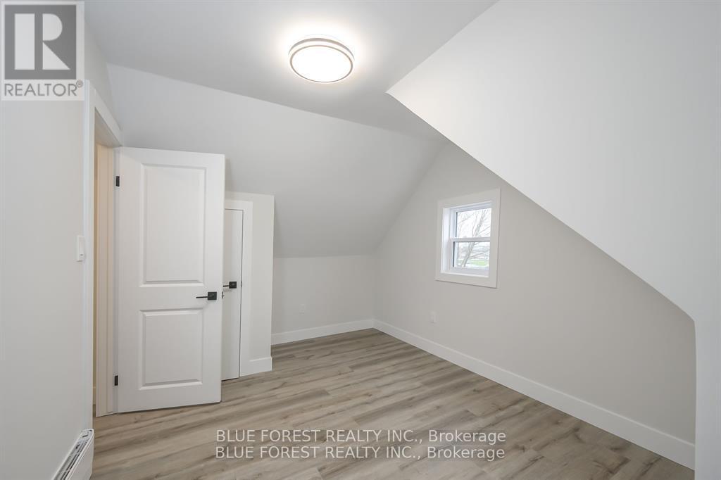 186 Victoria Street, Southwest Middlesex, Ontario  N0L 1M0 - Photo 15 - X12418166