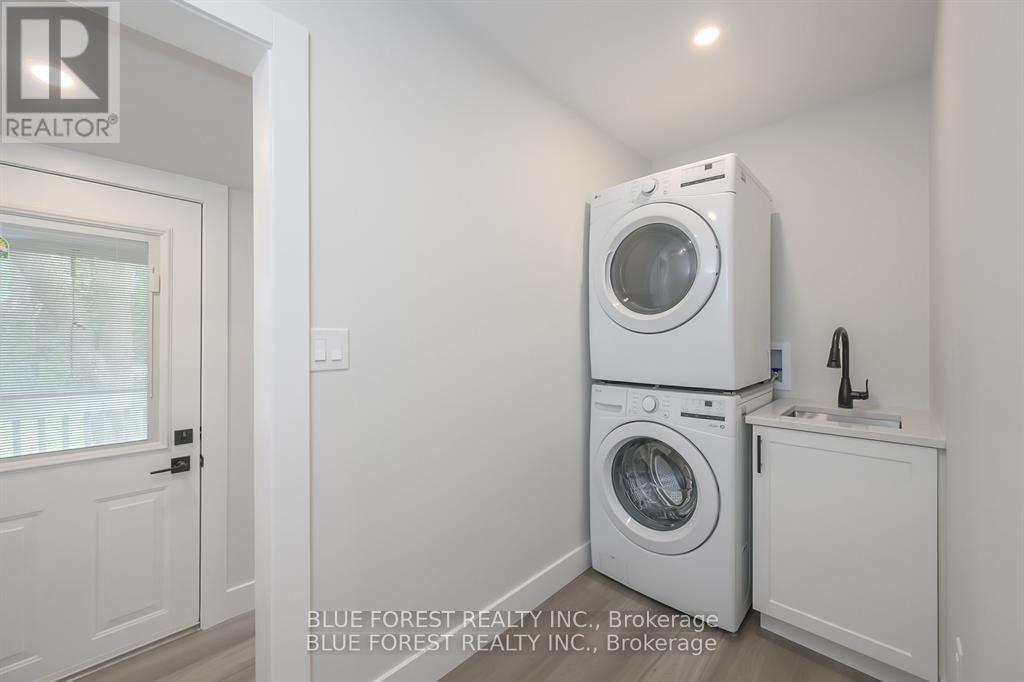 186 Victoria Street, Southwest Middlesex, Ontario  N0L 1M0 - Photo 8 - X12418166
