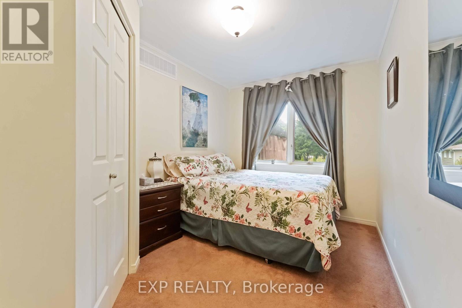 16 Evelyn Street, Ottawa, Ontario  K2S 1M9 - Photo 12 - X12418113