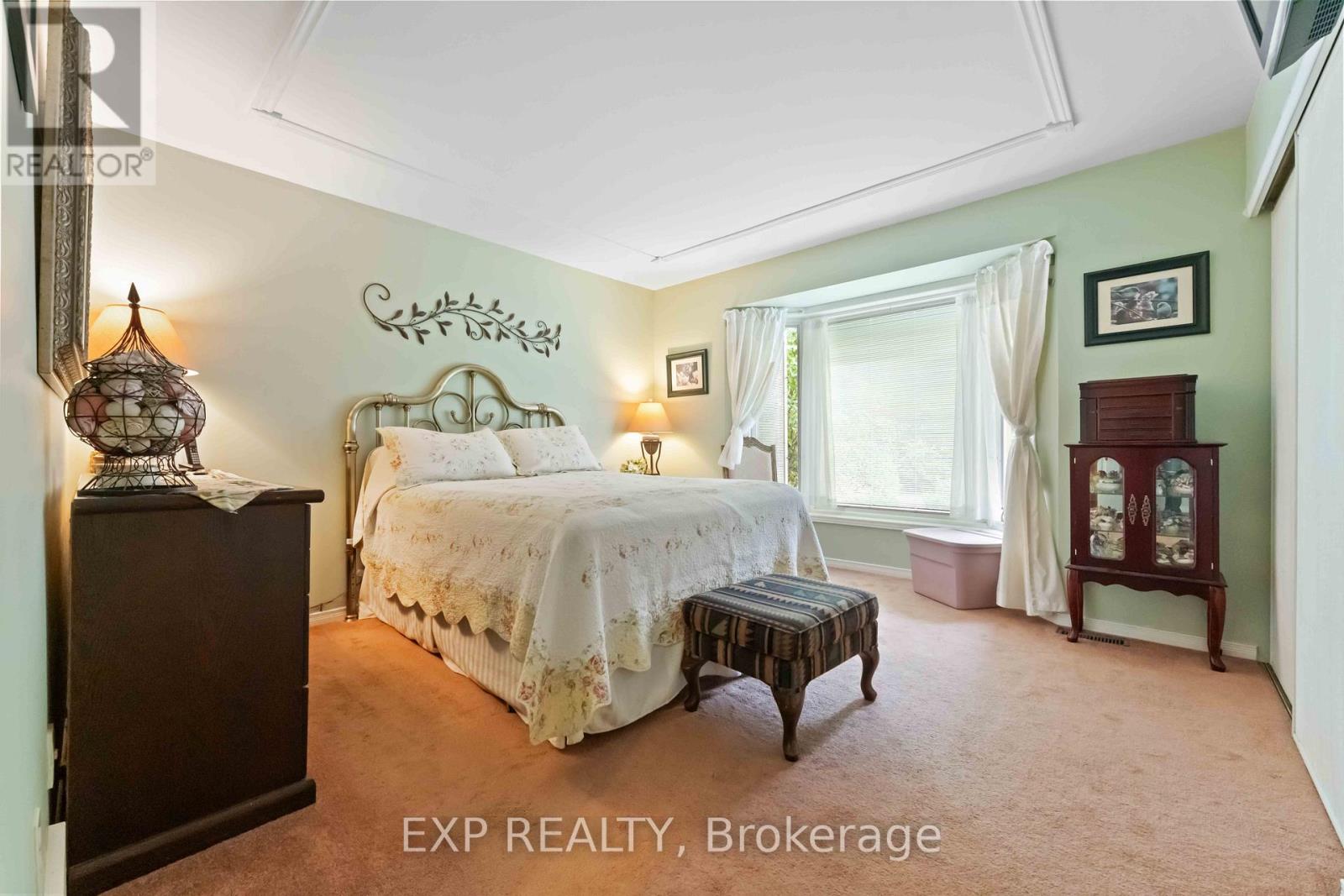 16 Evelyn Street, Ottawa, Ontario  K2S 1M9 - Photo 13 - X12418113