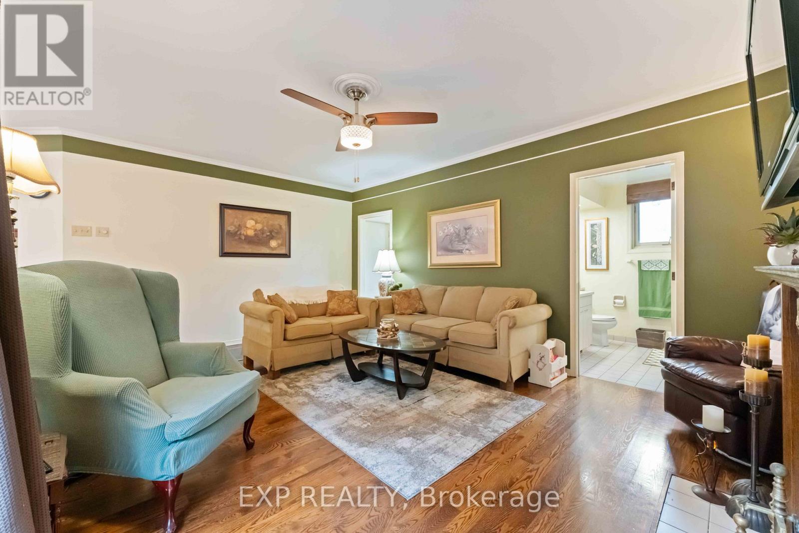 16 Evelyn Street, Ottawa, Ontario  K2S 1M9 - Photo 7 - X12418113