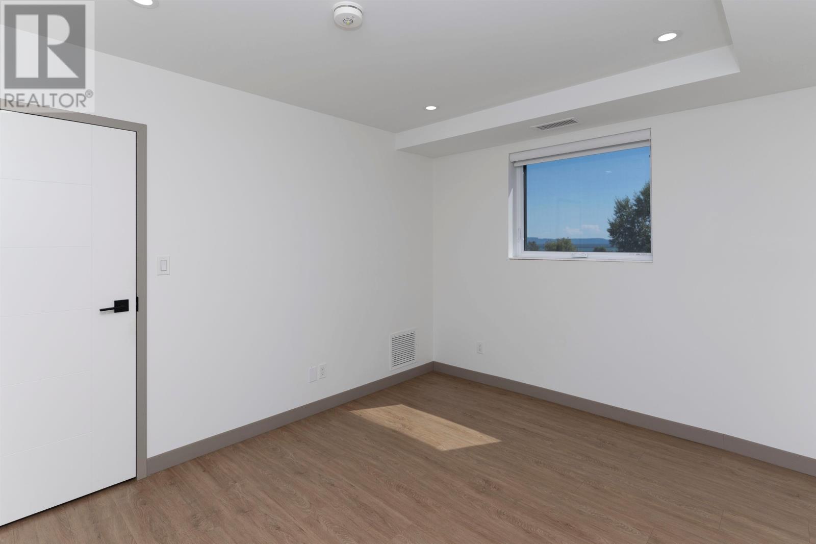 202 377 Cumberland St, Thunder Bay, Ontario  P7A 4P6 - Photo 8 - TB252984