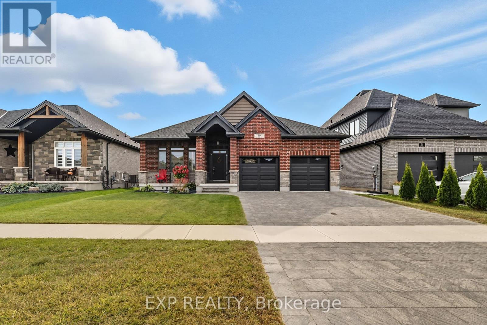 19 Statham Street, Strathroy-Caradoc, Ontario  N7G 0G2 - Photo 2 - X12416841