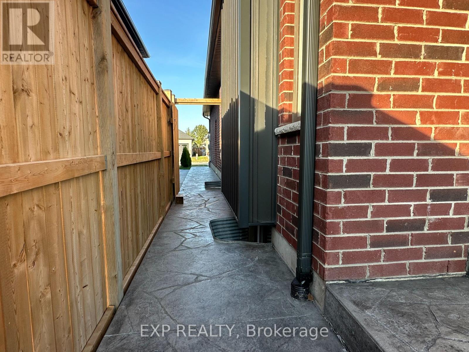 19 Statham Street, Strathroy-Caradoc, Ontario  N7G 0G2 - Photo 45 - X12416841