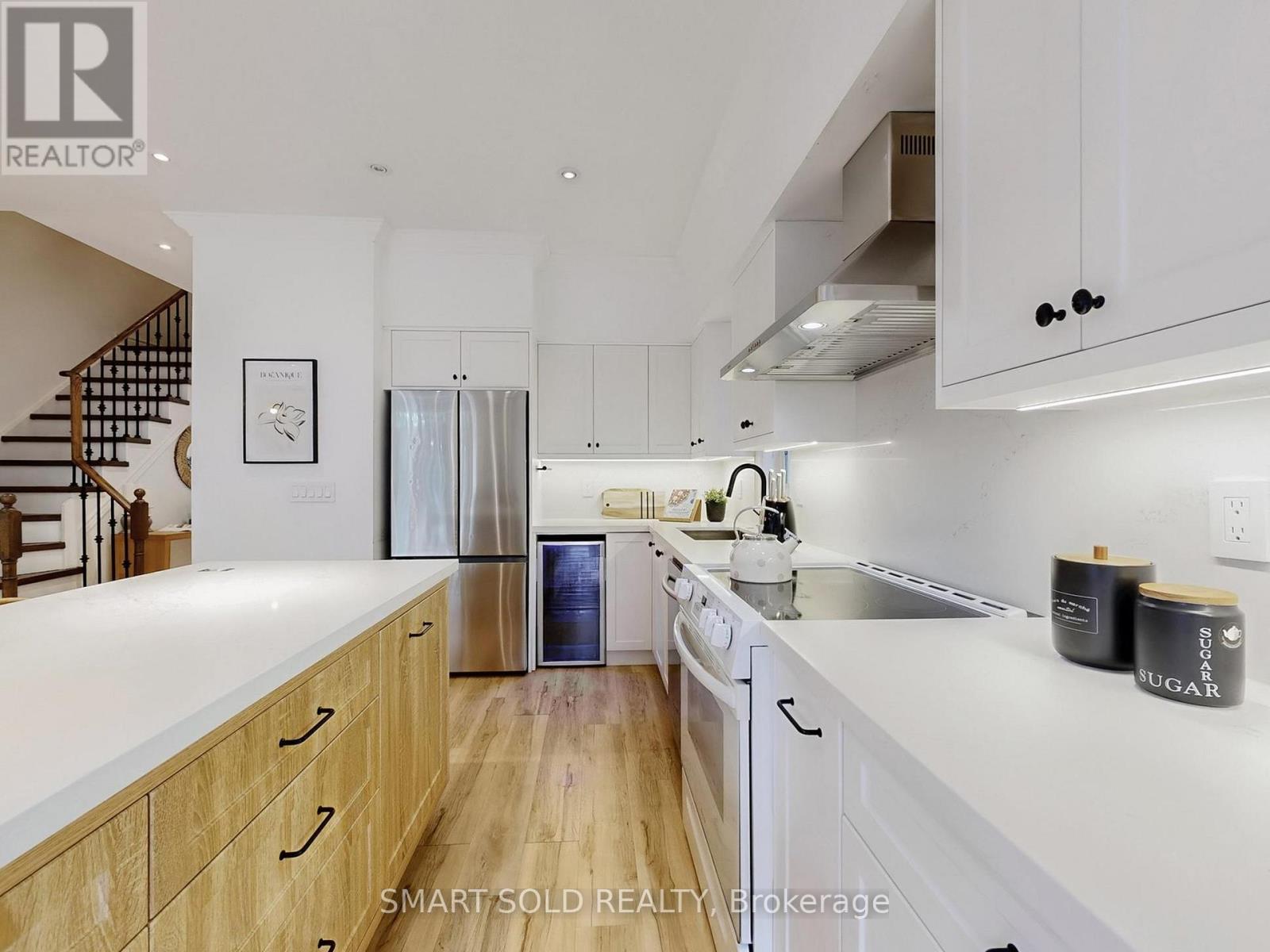 30 Crispin Court, Markham (Buttonville), Ontario  L3R 4G6 - Photo 6 - N12417912