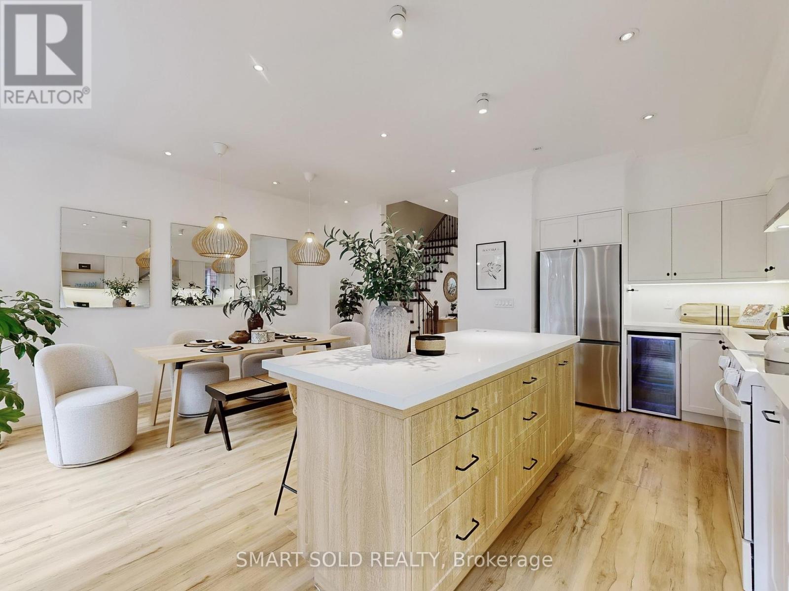 30 Crispin Court, Markham (Buttonville), Ontario  L3R 4G6 - Photo 7 - N12417912