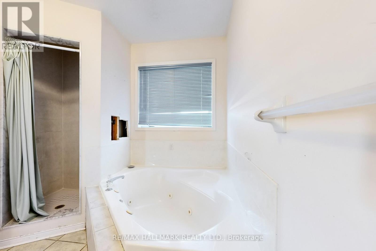 4 Kalmar Crescent, Richmond Hill, Ontario  L4E 3Z3 - Photo 28 - N12411323