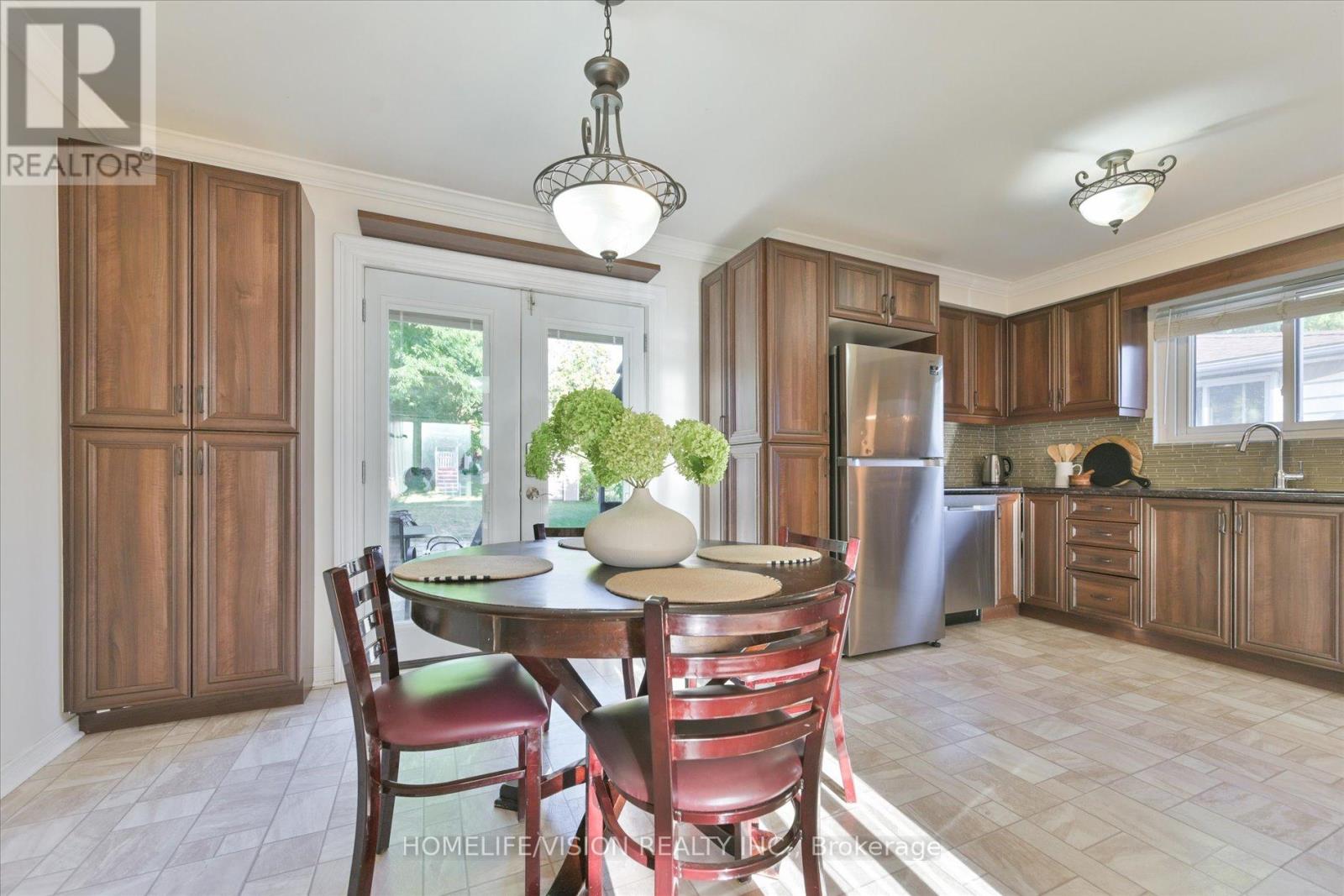 255 Cedar Avenue, Richmond Hill, Ontario  L4C 2B3 - Photo 6 - N12418076