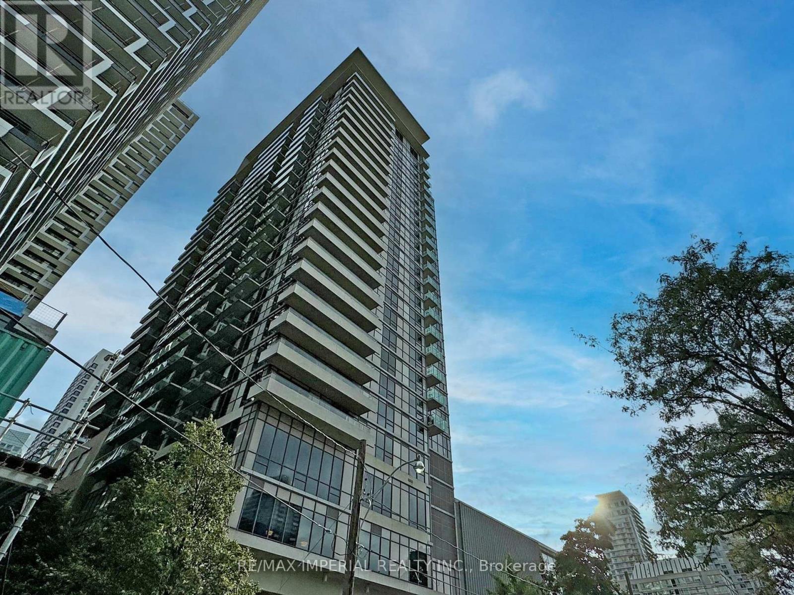 2004 - 25 BROADWAY AVENUE, Toronto, Ontario