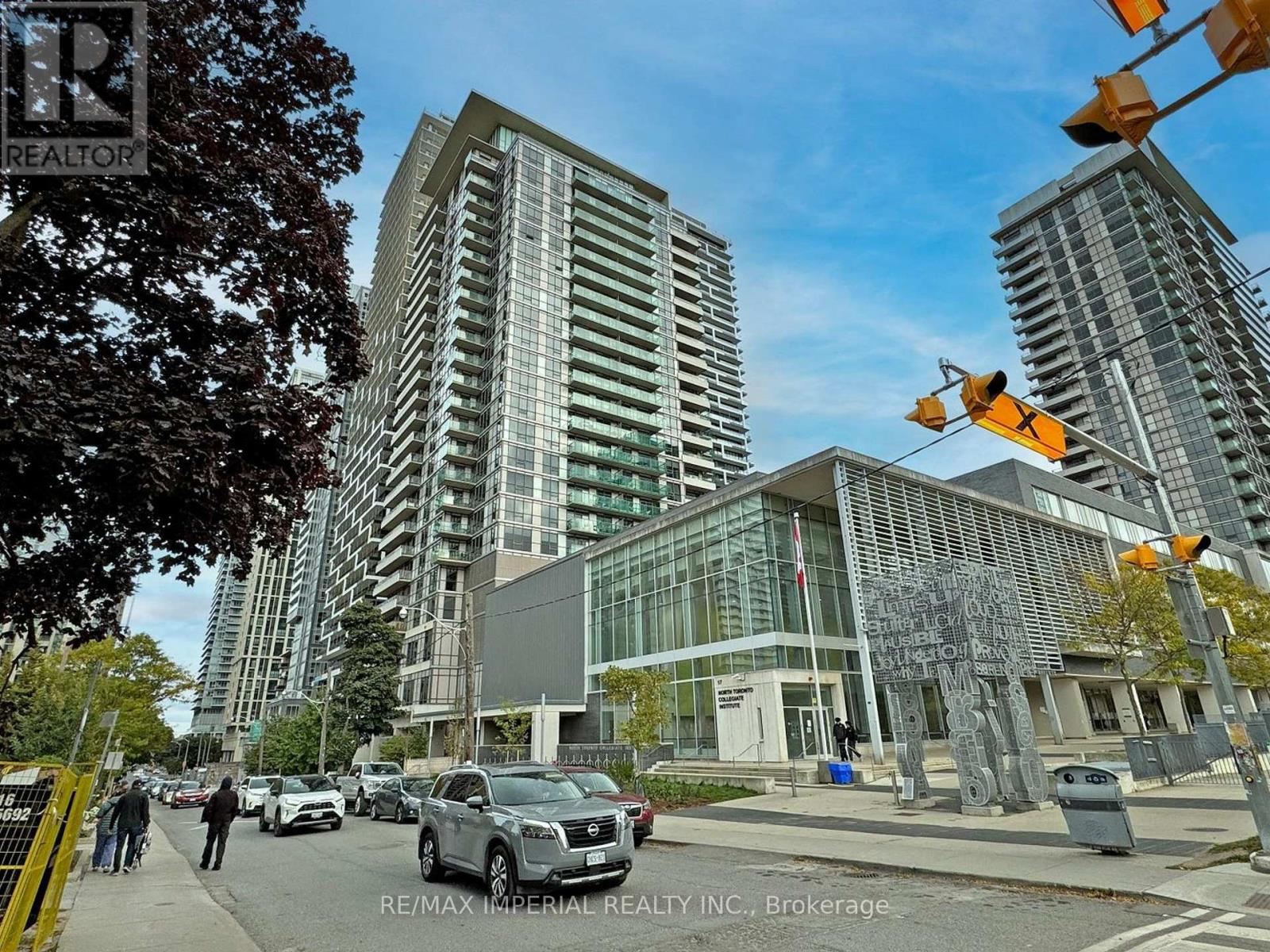 2004 - 25 Broadway Avenue, Toronto, Ontario  M4P 1T7 - Photo 2 - C12418112
