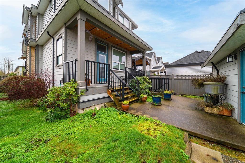 7299 194A STREET, surrey, British Columbia