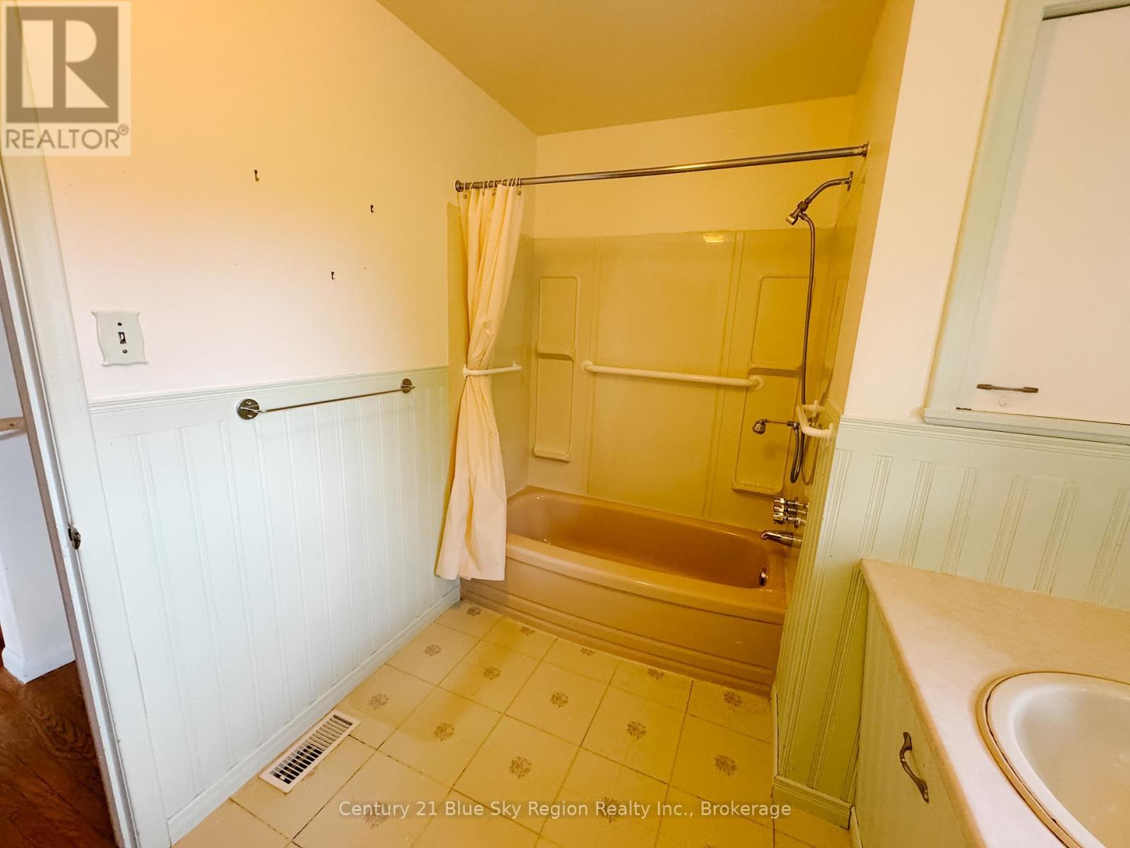 163 Beverly Road, North Bay, Ontario  P1B 7P7 - Photo 14 - X12418172