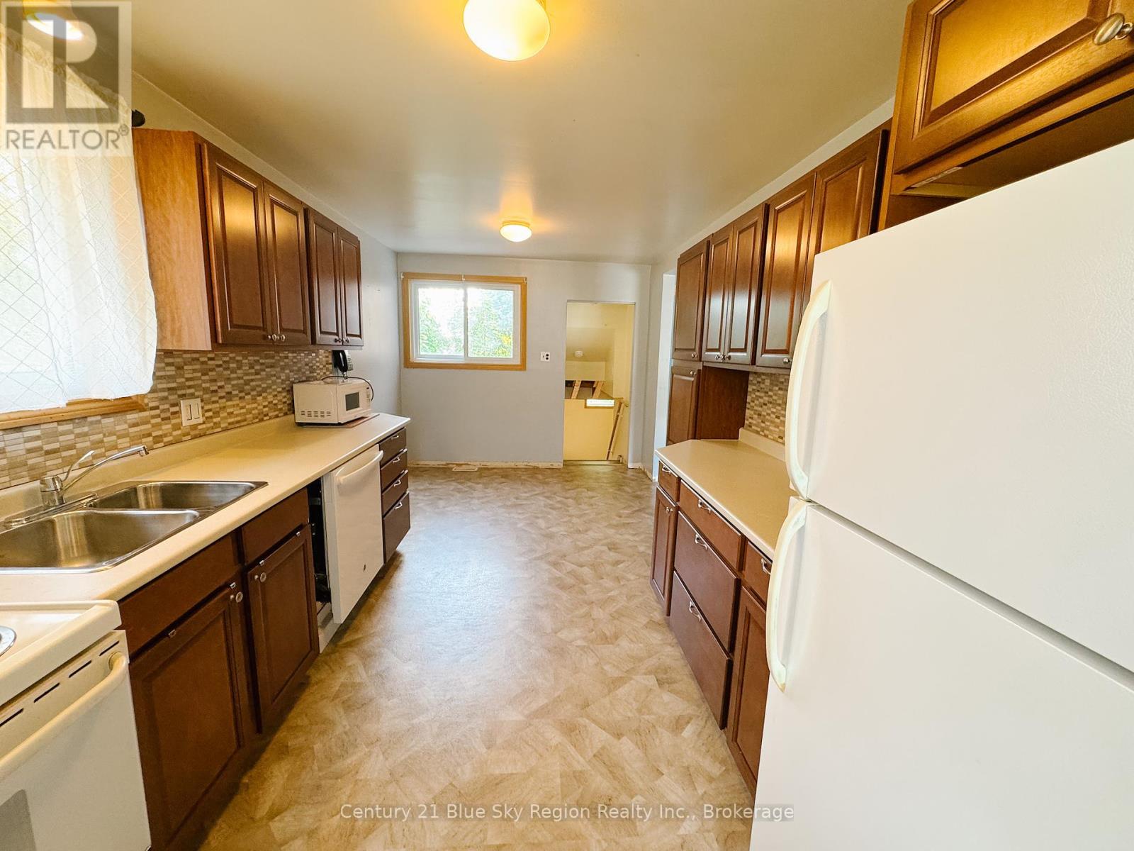163 Beverly Road, North Bay, Ontario  P1B 7P7 - Photo 4 - X12418172