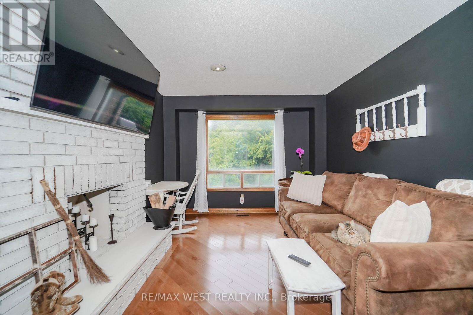 354 Blackthorn Street, Oshawa, Ontario  L1K 1K9 - Photo 3 - E12418152