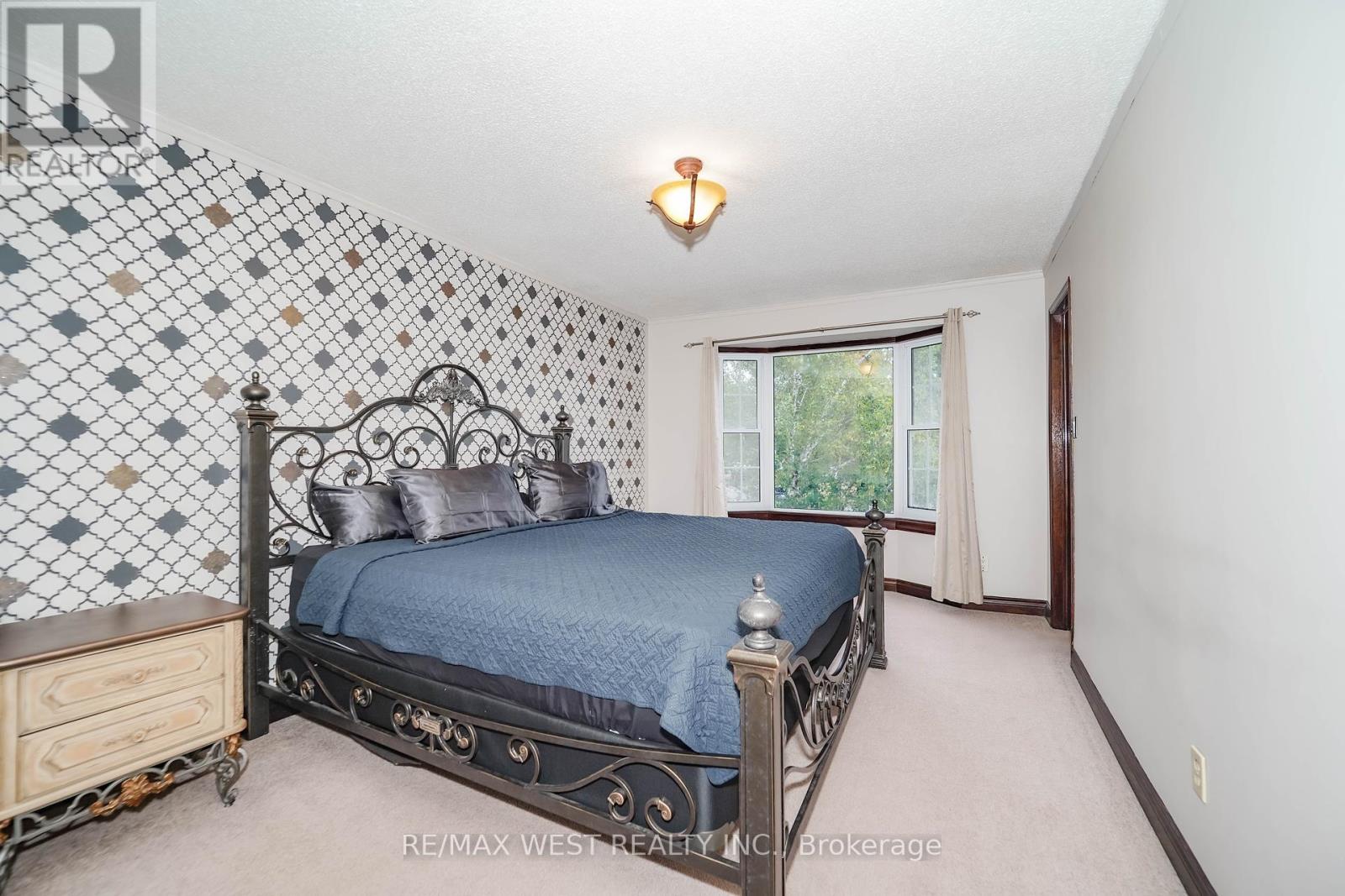 354 Blackthorn Street, Oshawa, Ontario  L1K 1K9 - Photo 4 - E12418152