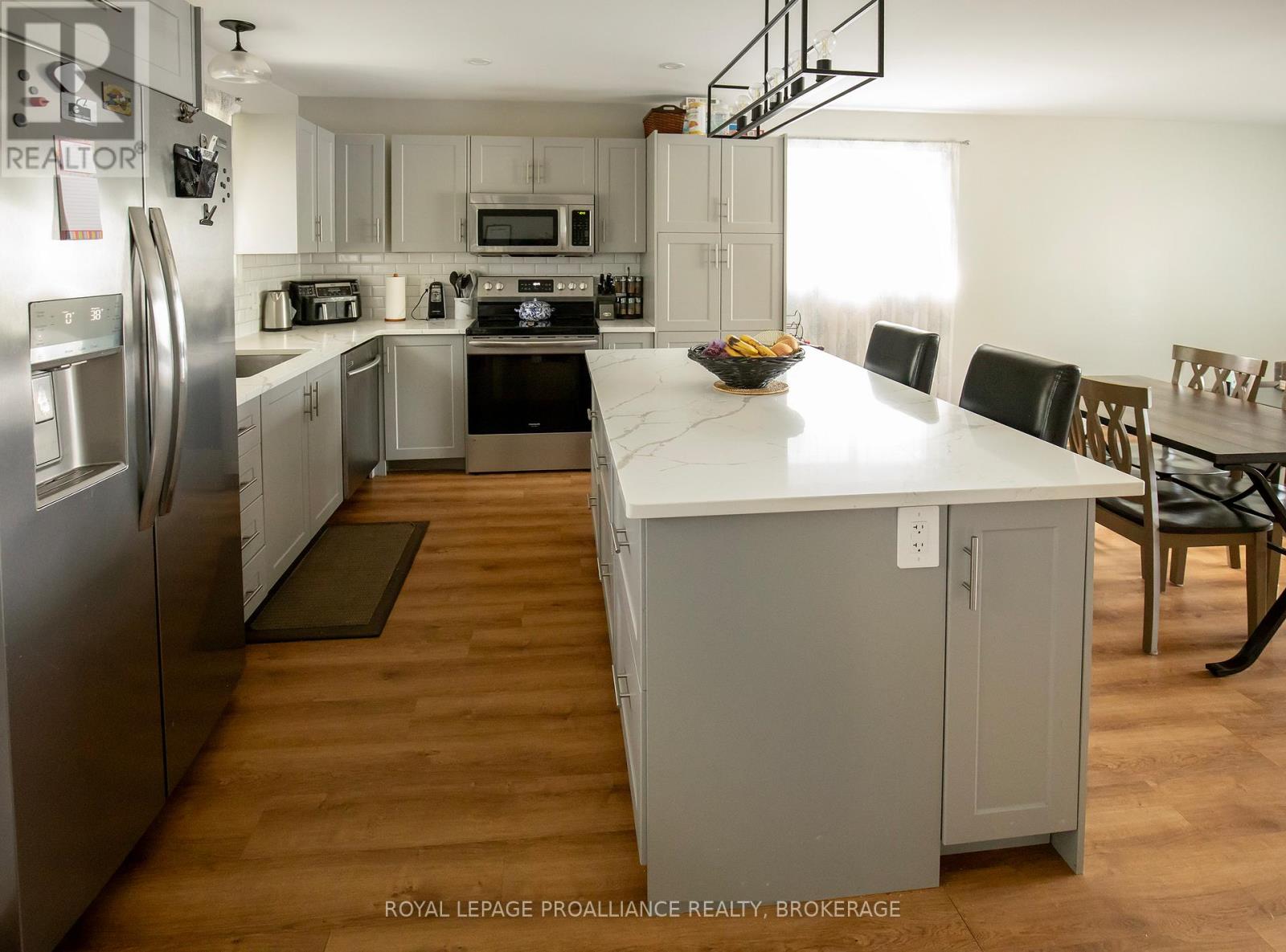 296 Olympus Avenue, Kingston, Ontario  K7M 4T9 - Photo 8 - X12418181