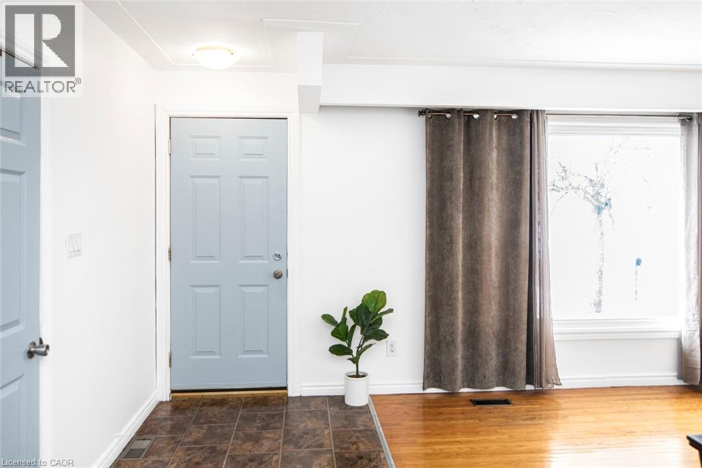 725 Mud Street E, Stoney Creek, Ontario  L8J 3B8 - Photo 3 - 40730715