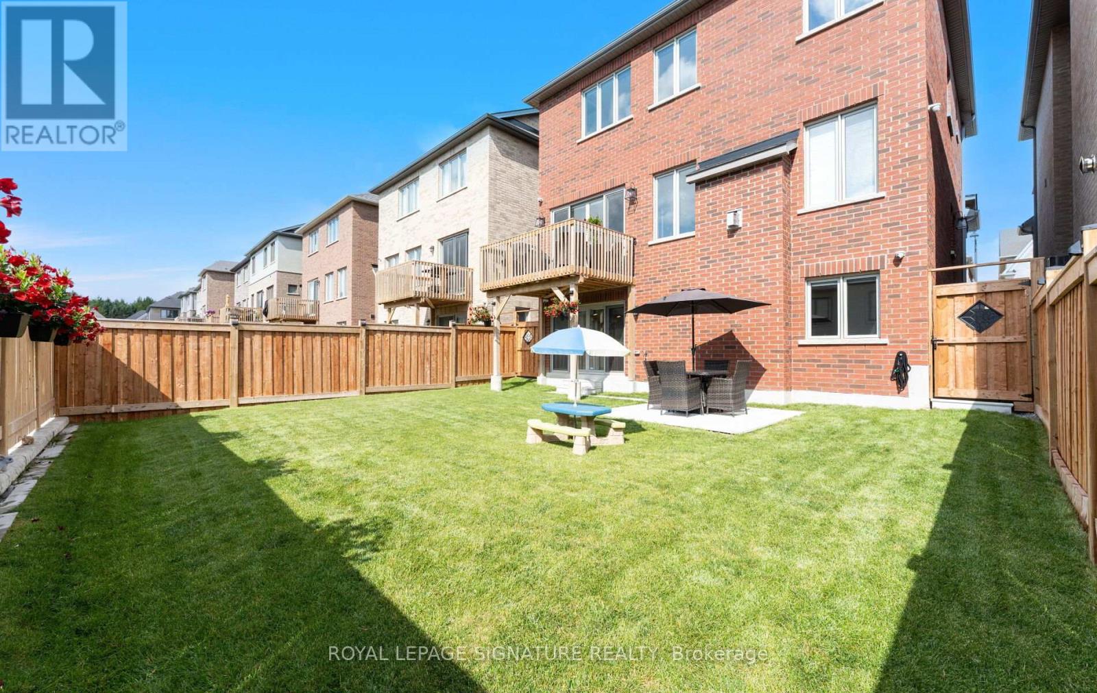 29 Sikura Circle, Aurora, Ontario  L4G 3Y8 - Photo 49 - N12418150
