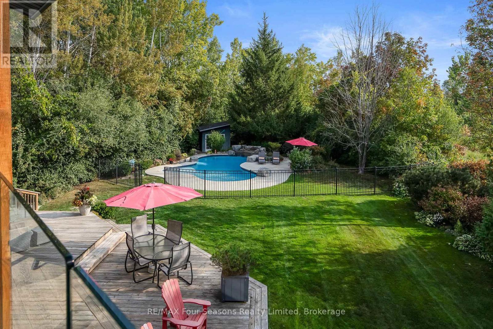 159 Indian Circle, Blue Mountains, Ontario  N0H 1J0 - Photo 10 - X12418221