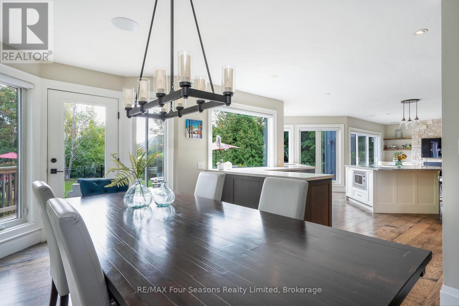 159 Indian Circle, Blue Mountains, Ontario  N0H 1J0 - Photo 14 - X12418221