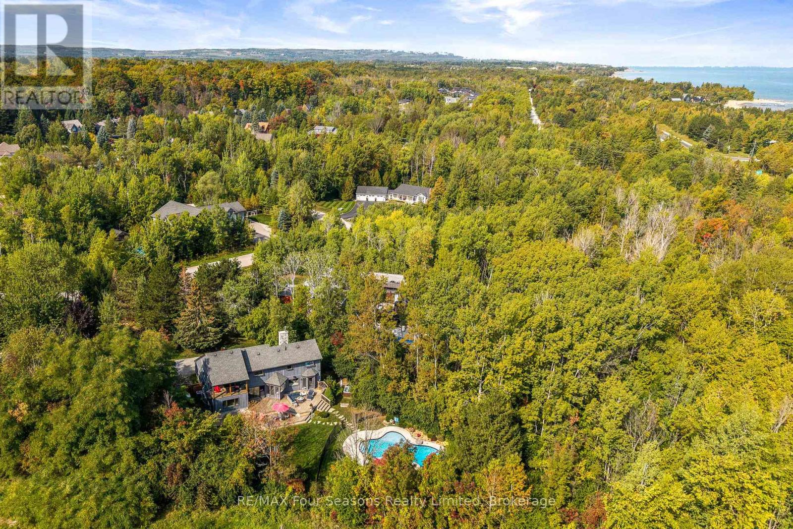 159 Indian Circle, Blue Mountains, Ontario  N0H 1J0 - Photo 39 - X12418221