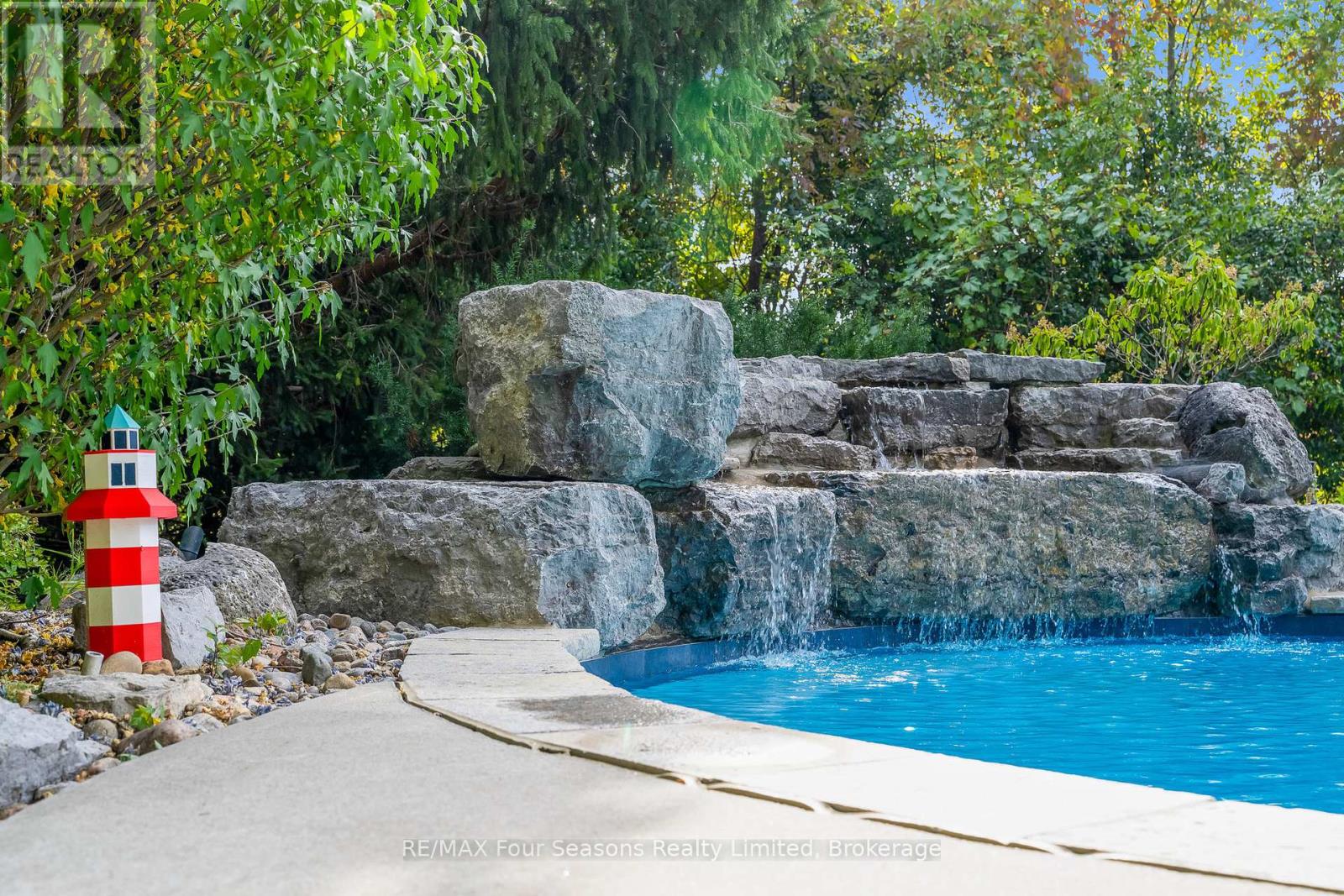 159 Indian Circle, Blue Mountains, Ontario  N0H 1J0 - Photo 8 - X12418221