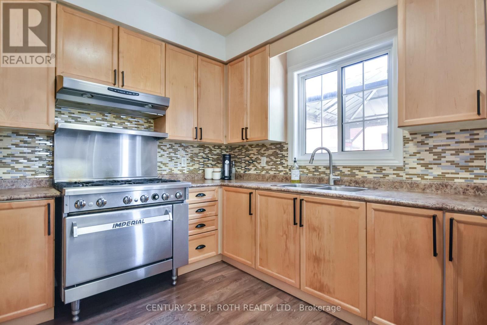 60 Carley Crescent, Barrie (Painswick South), Ontario  L4N 0M8 - Photo 11 - S12418114