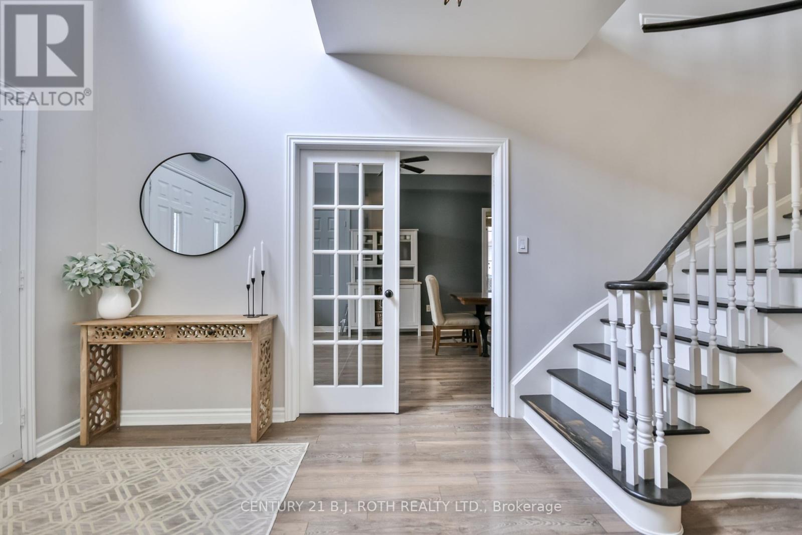 60 Carley Crescent, Barrie (Painswick South), Ontario  L4N 0M8 - Photo 4 - S12418114