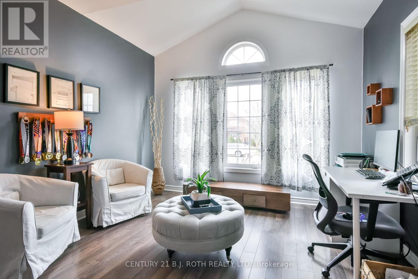 60 Carley Crescent, Barrie (Painswick South), Ontario  L4N 0M8 - Photo 6 - S12418114