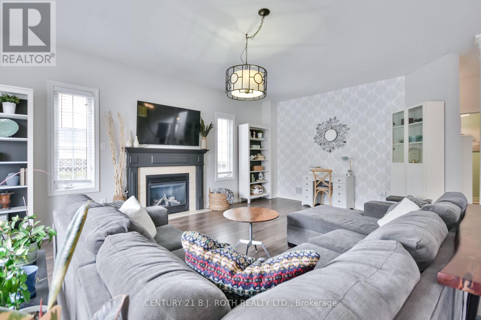 60 Carley Crescent, Barrie (Painswick South), Ontario  L4N 0M8 - Photo 8 - S12418114