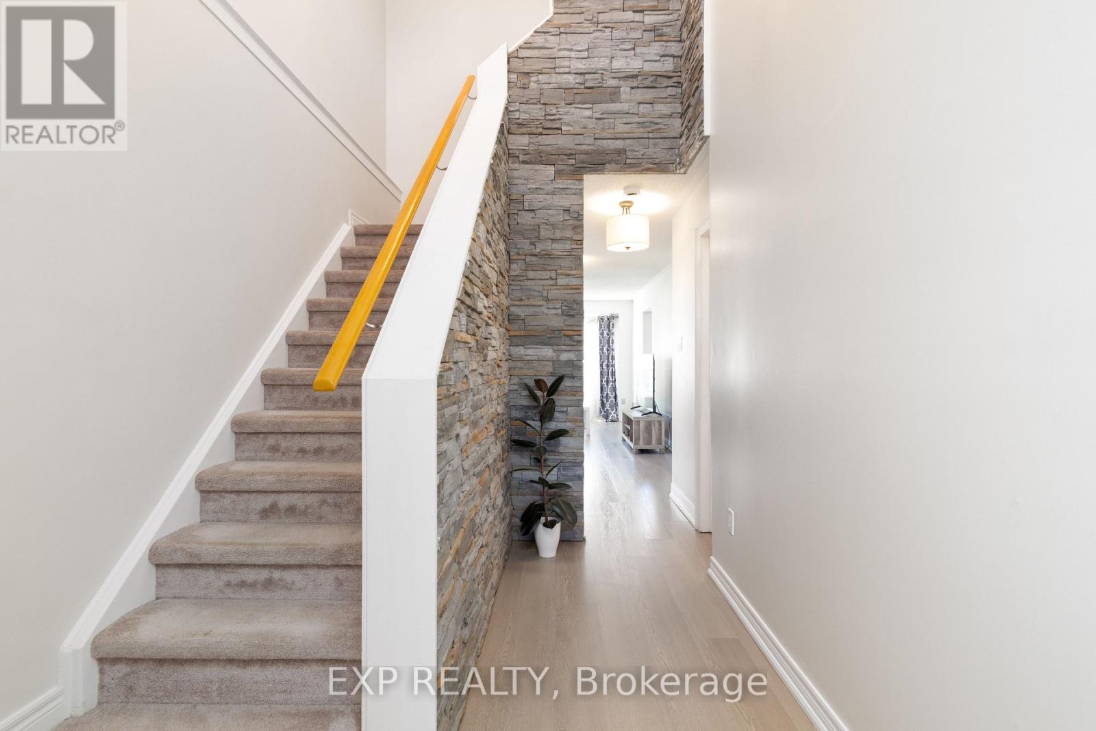 192 Pickett Crescent, Barrie, Ontario  L4N 8C2 - Photo 5 - S12418128