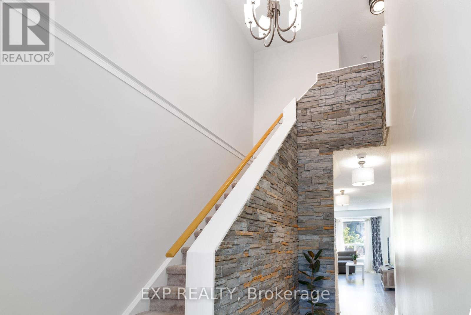 192 Pickett Crescent, Barrie, Ontario  L4N 8C2 - Photo 6 - S12418128