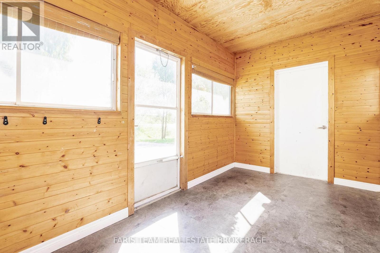 2570 Sunnidale Road, Springwater, Ontario  L0M 1T2 - Photo 19 - S12418156