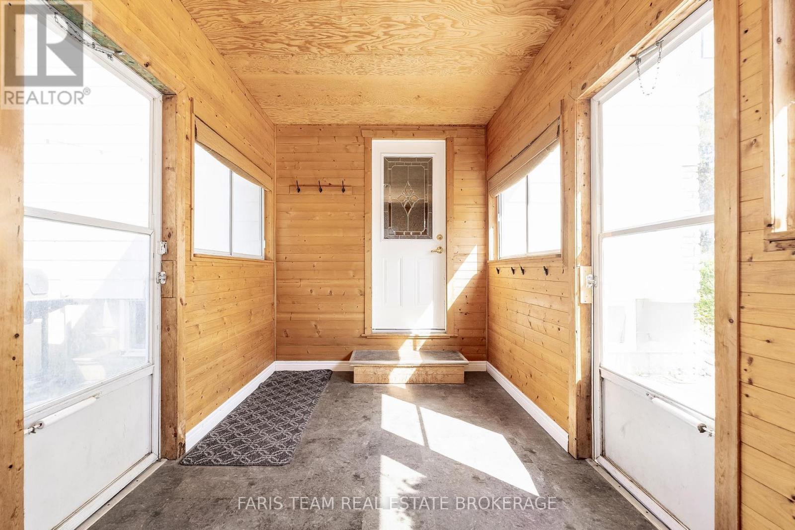 2570 Sunnidale Road, Springwater, Ontario  L0M 1T2 - Photo 20 - S12418156