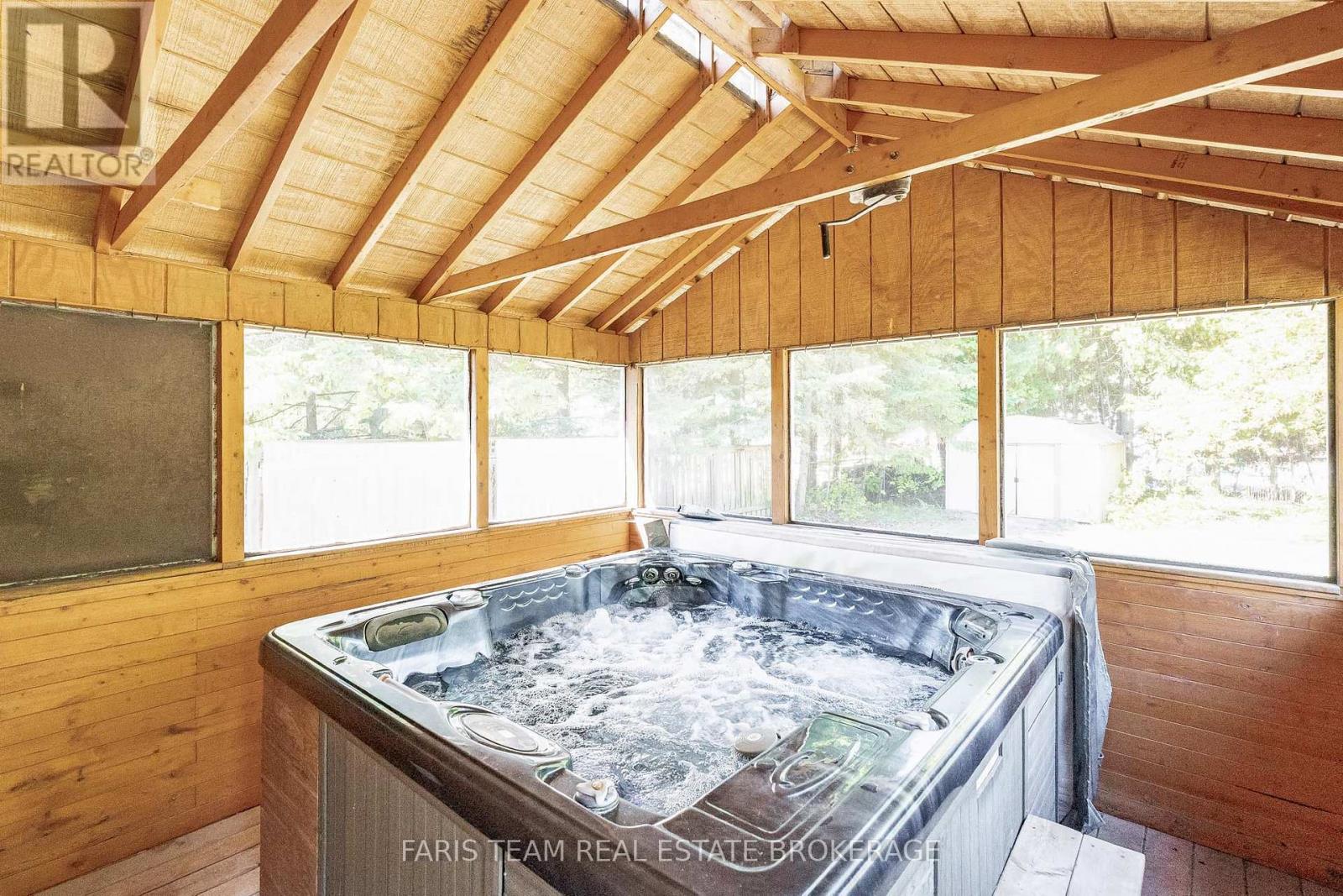 2570 Sunnidale Road, Springwater, Ontario  L0M 1T2 - Photo 28 - S12418156