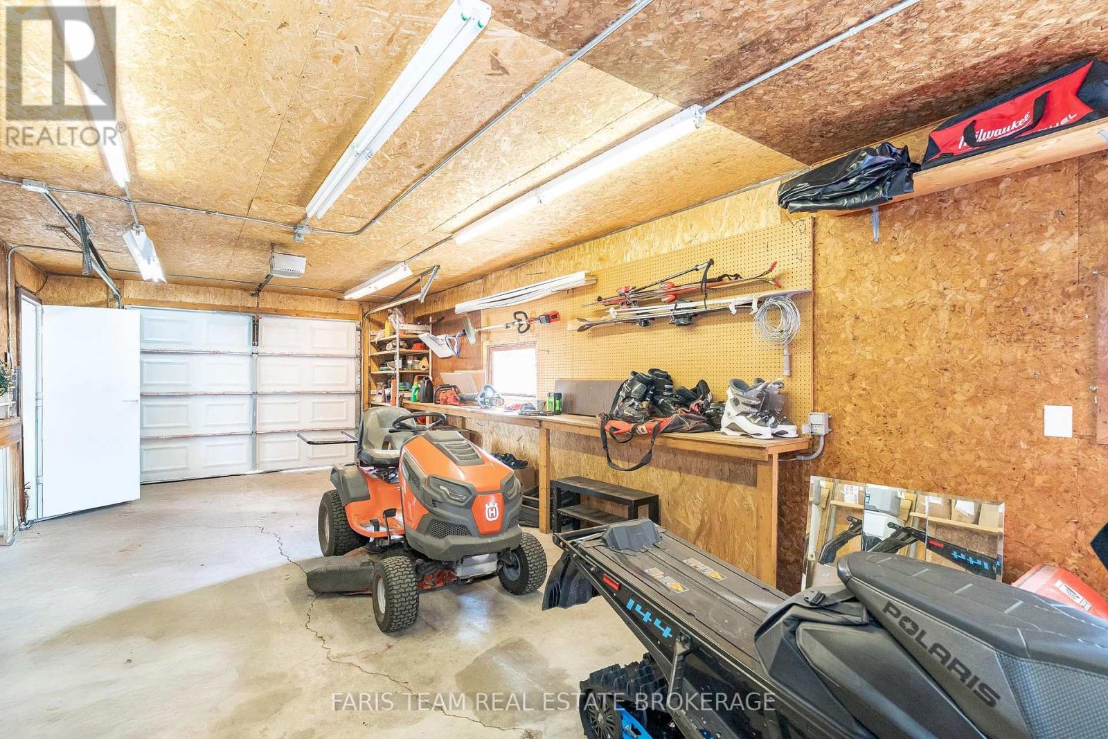 2570 Sunnidale Road, Springwater, Ontario  L0M 1T2 - Photo 31 - S12418156