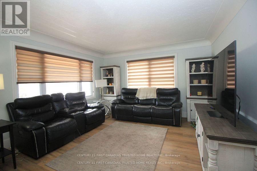 73 Jacqueline Street, London South, Ontario  N5Z 3P8 - Photo 3 - X12418240