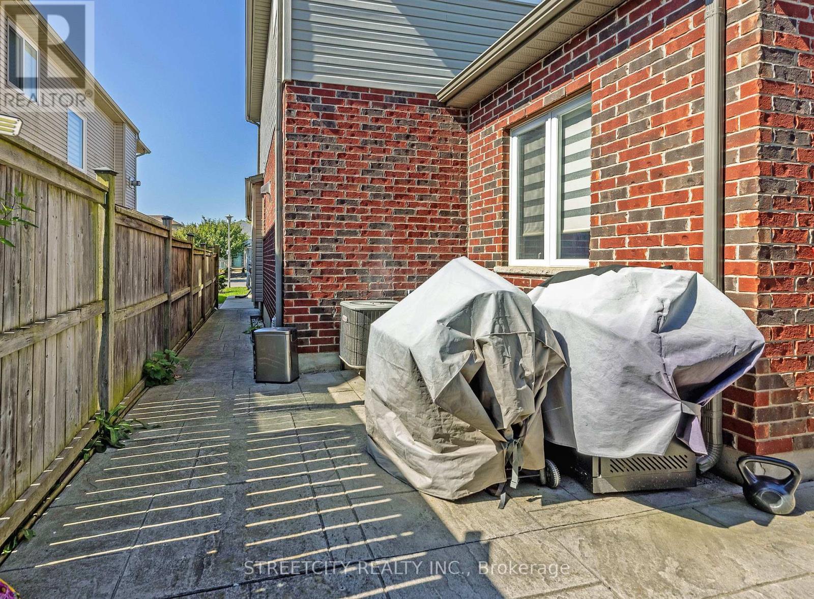 1502 Coronation Drive, London North, Ontario  N6G 5P6 - Photo 33 - X12418252