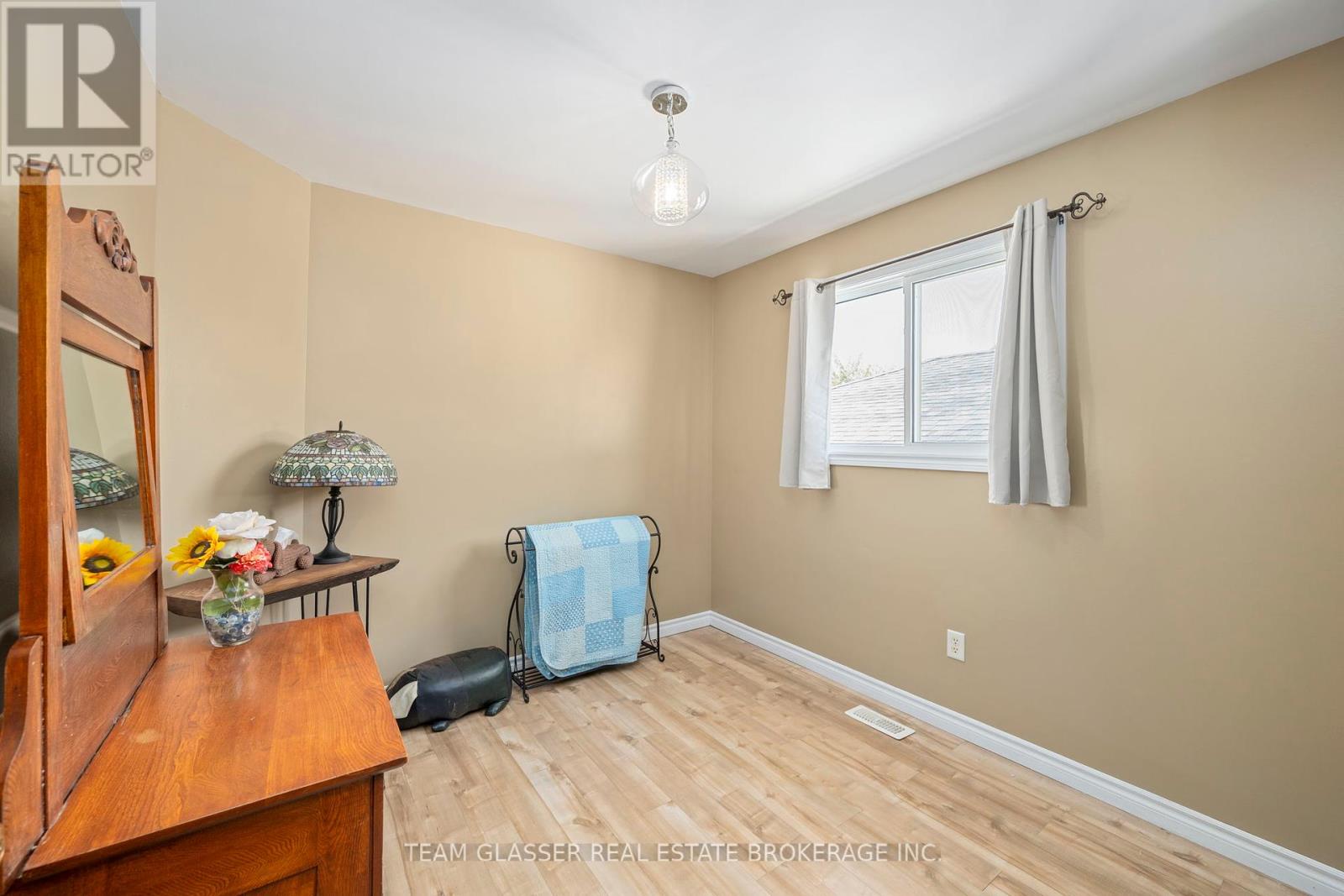 76 Juno Drive, St. Thomas, Ontario  N5R 6E9 - Photo 10 - X12418272
