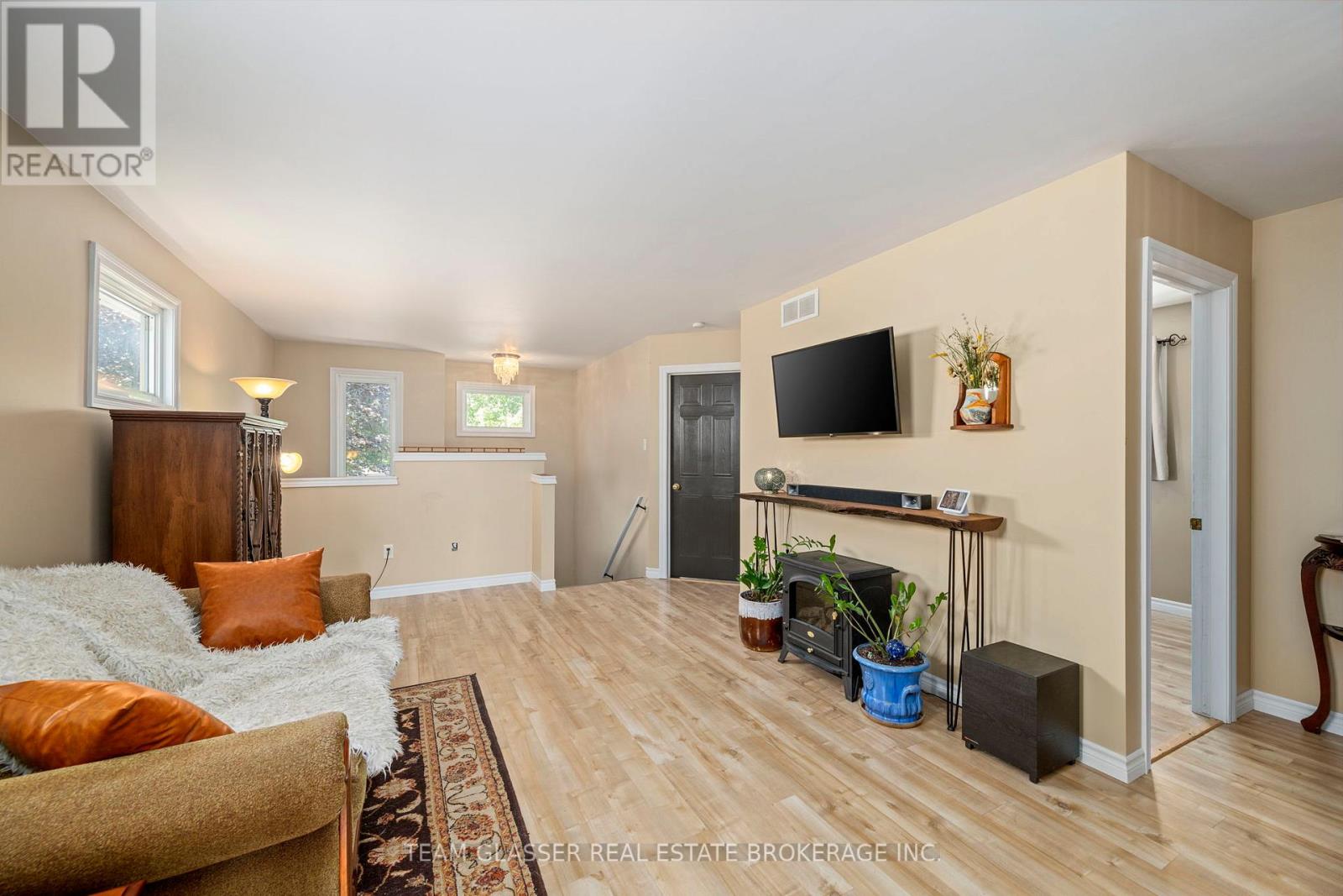 76 Juno Drive, St. Thomas, Ontario  N5R 6E9 - Photo 3 - X12418272